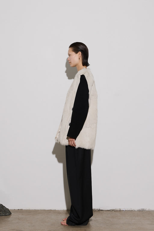 Envelope1976 Ustetind vest - Goat shearling Vest Ecru